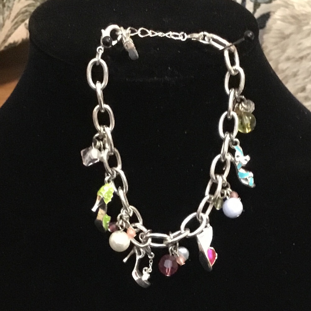👠CHARMING SHOE NECKLACE & BRACELET!
